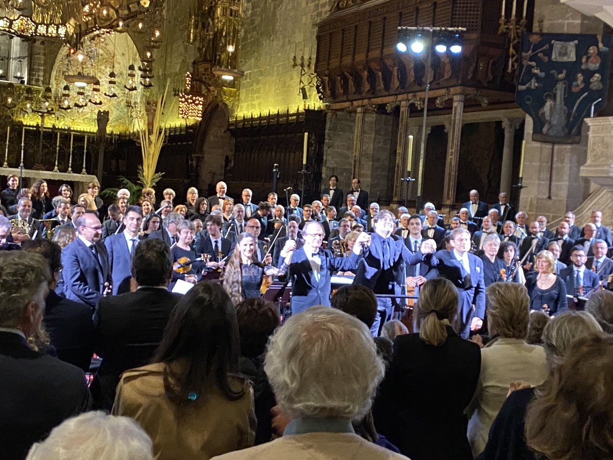 juniperoserraRC's tweet photo. En el Concierto benéfico de Semana Santa de la Catedral de Palma a favor de @projectehomebal, con la colaboración del Rotary Club de Mallorca.

Excelente interpretación de Un Réquiem Alemán, OP. 45 de Johannes Brahms, por la Orquestra Sinfònica de Balears y la Coral de la UIB. https://t.co/nktGUR9nFb