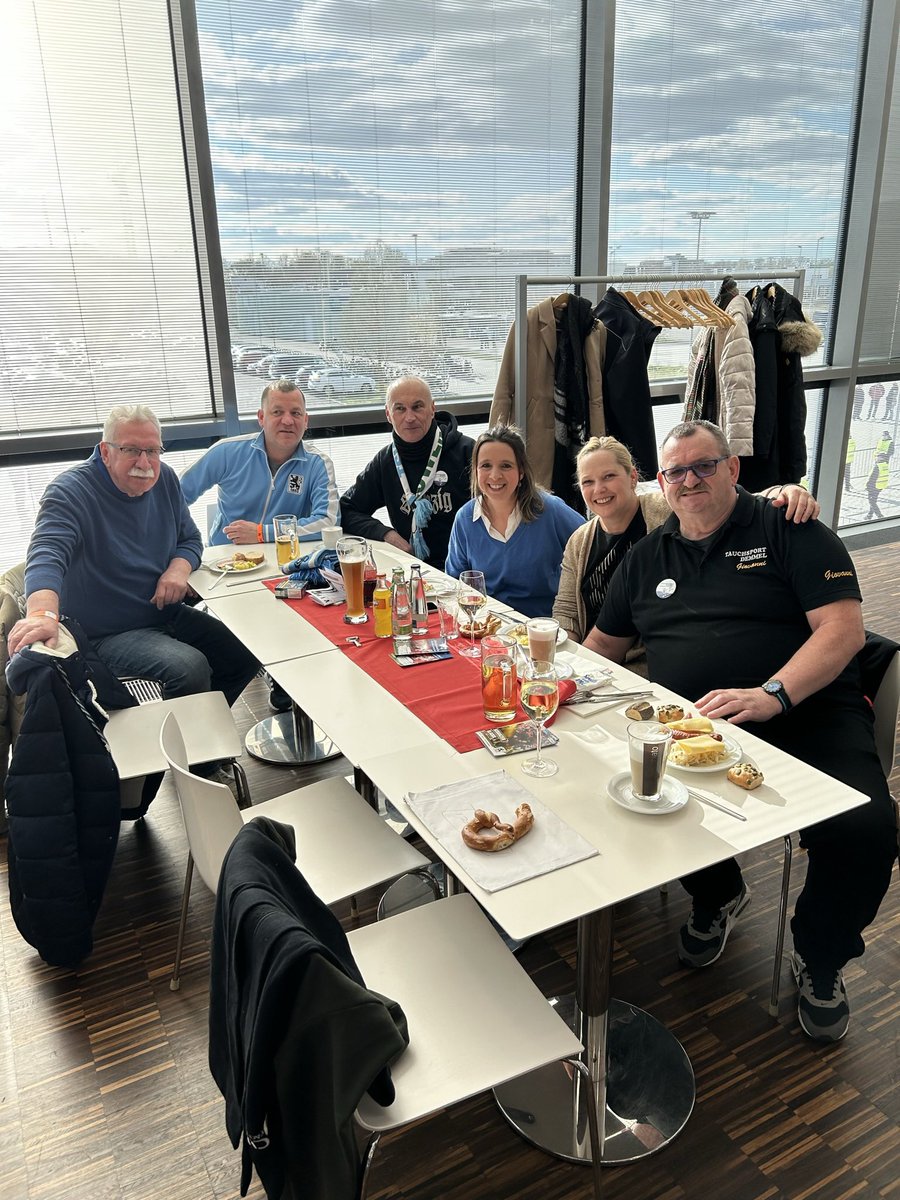 JohannDemmel's tweet photo. Fußball ⚽️ FCI gegen Die Löwen 🦁
#audisportpark #tauchsportdemmel #tsv1860 #fcingolstadt04 #scubagirl #tauchsportdemmelteam #scheewars https://t.co/enR4yRj7JP