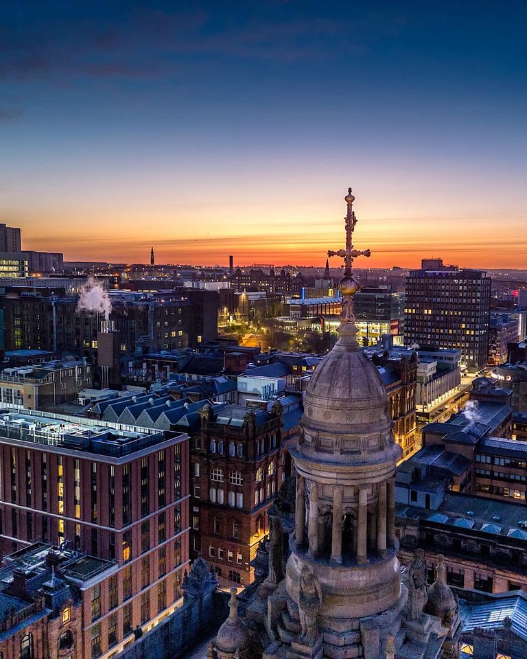 Golden sunrise over my city Glasgow c.o. HawkAYE ☀️🌻❤️🏴󠁧󠁢󠁳󠁣󠁴󠁿