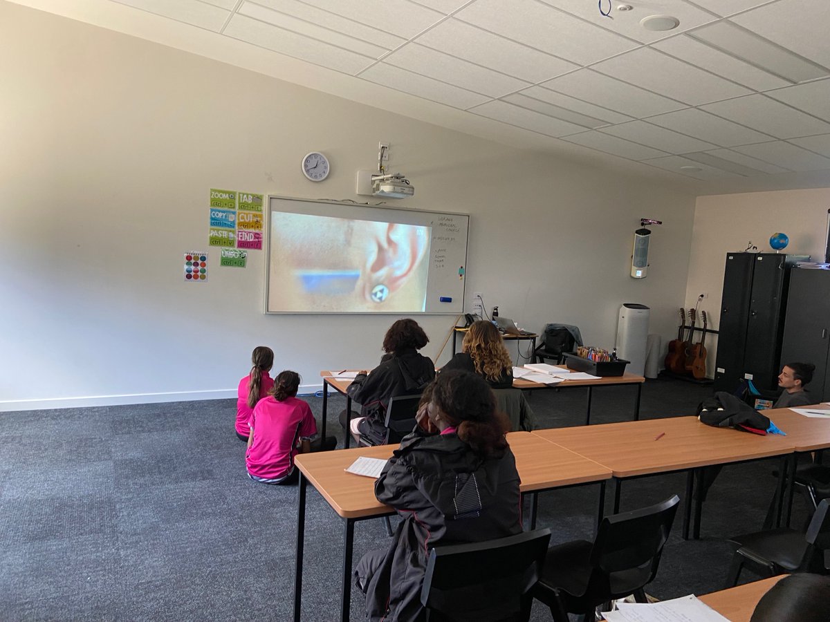 VicHealth's tweet photo. From brainstorming sessions to hands-on work, these photos capture the magic at the recent #ABCTakeover school workshops. A great opportunity for young people to get creative, hone their skills and learn from amazing mentors. https://t.co/eEbLog2Xgf