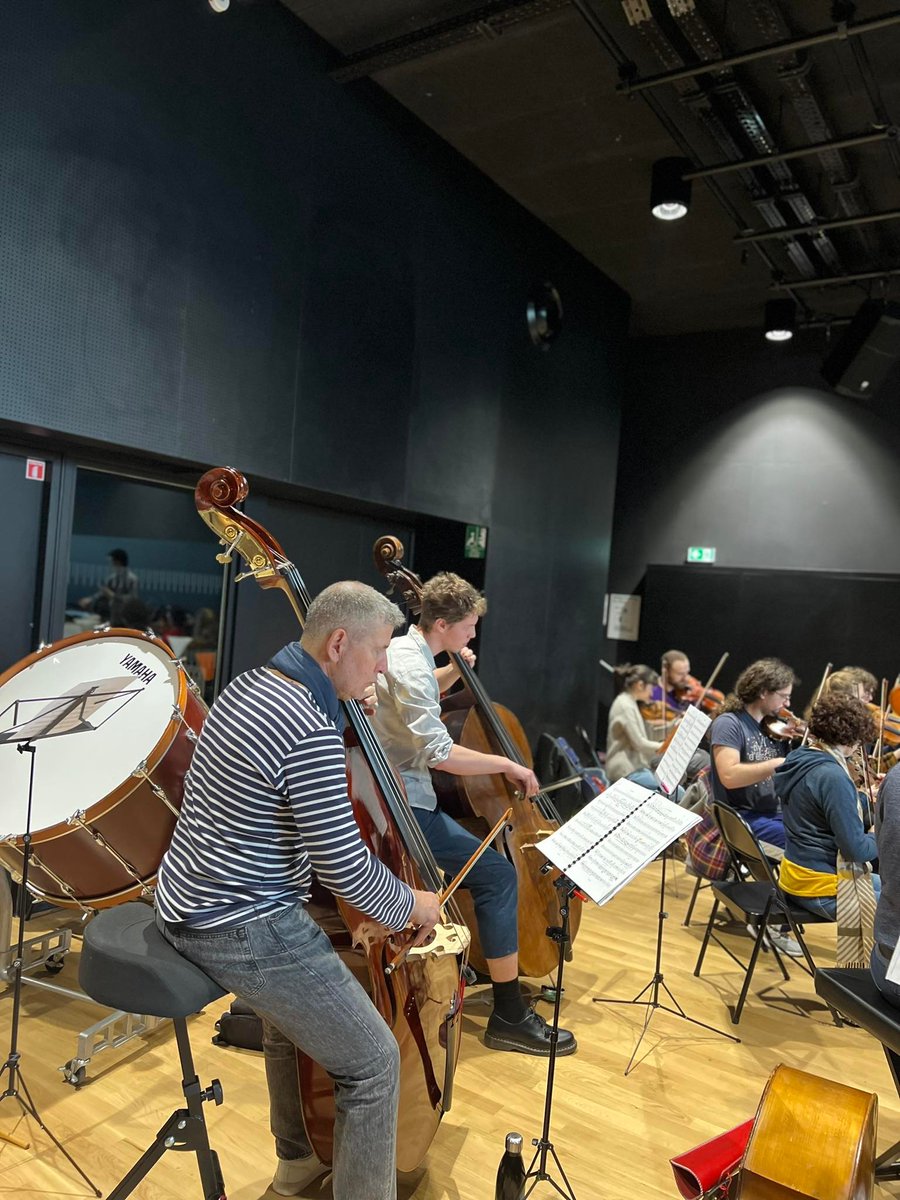 OUStrasbourg's tweet photo. 📸[Retour en images] 📸 | Week-end de travail

Samedi dernier, nous entamions notre deuxième week-end de travail de l'année, gonflés à bloc pour préparer notre tournée et vous offrir de magnifiques concerts dès notre retour !
➡️Soutenez-nous ! Rdv sur :
https://t.co/7kloWrVi67 https://t.co/tcOed1sQ0K