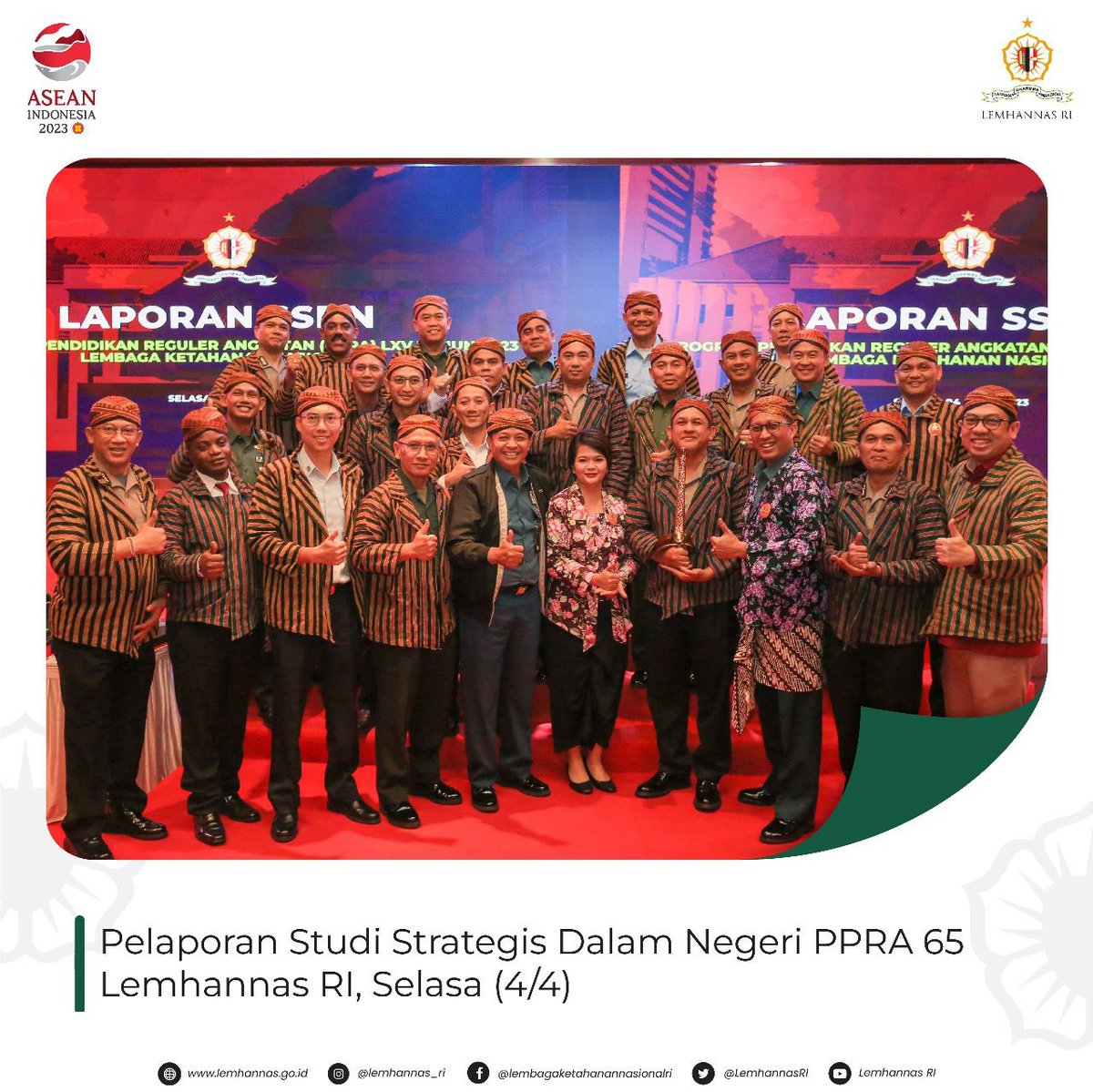 LemhannasRI's tweet photo. Menegaskan hal tersebut, Gubernur Lemhannas RI siang tadi menyampaikan kepada para peserta agar kelak tidak terjebak dalam pembatasan pada aspek tertentu atau hanya berpikir di permukaan saat harus menyelesaikan masalah.

#LemhannasRI
#PPRA65
#SSDN
#astagatra https://t.co/IXYiwVU1GA