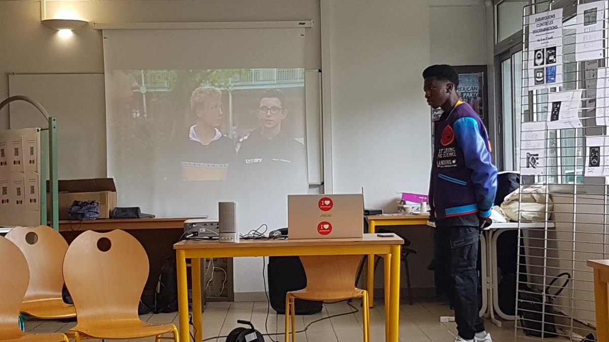 CVLMDL_LAFFEMAS's tweet photo. Hier au lycée Algoud Laffemas, c’était la journée d’inauguration de la semaine de lutte contre les discriminations, à l’occasion le débat était porté sur le sexisme. https://t.co/X07dI7ZVoE
