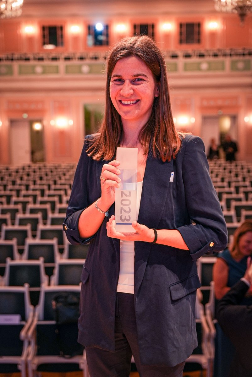 Lara Urban tweet media