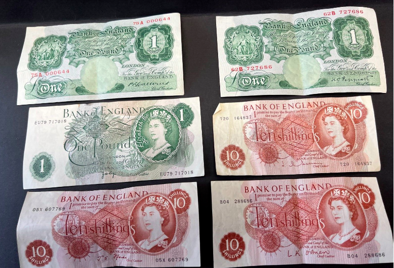 Check this out live now on our auction.
British Bank of England Vintage £1 & 10 shillings various cashiers LOT:0904-535 #britishbanknotes #papermoney #shillings #britishpounds #numismatics
ebay.co.uk/itm/3348083933…