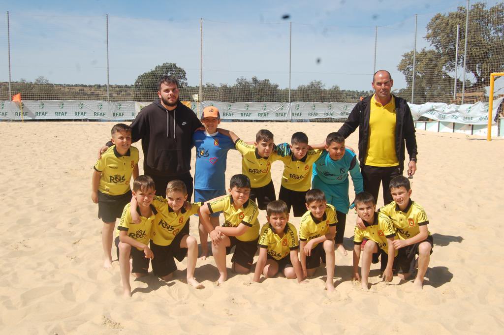 RFAFJAEN's tweet photo. 🏆🏖️| I COPA PROVINCIAL DE CLUBES FÚTBOL PLAYA

🔵 EQUIPOS CATEGORÍA BENJAMÍN

@Mengibar_FS 
@linarescf_ 
#CDRUS
@CDTorreperogil https://t.co/9vIwazej2i