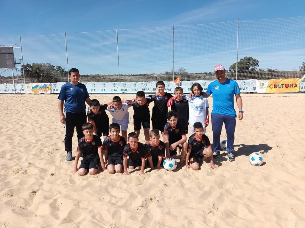 RFAFJAEN's tweet photo. 🏆🏖️| I COPA PROVINCIAL DE CLUBES FÚTBOL PLAYA

🔵 EQUIPOS CATEGORÍA BENJAMÍN

@Mengibar_FS 
@linarescf_ 
#CDRUS
@CDTorreperogil https://t.co/9vIwazej2i