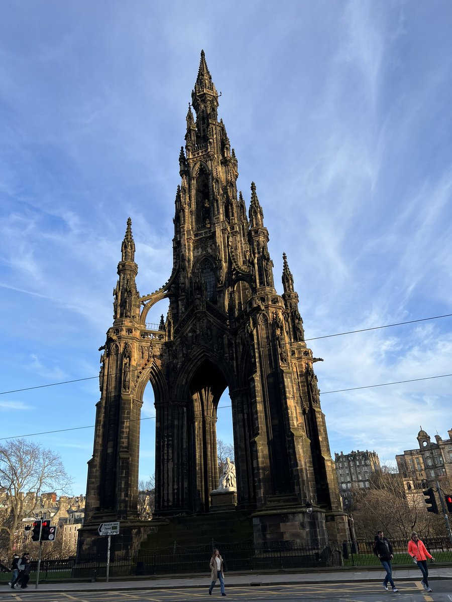 ACInvestorBlog's tweet photo. What a beautiful morning in Edinburg ☀️ 🏴 Happy Trading day everyone !! #Edinburg #sctoland https://t.co/PupHESBhJ4