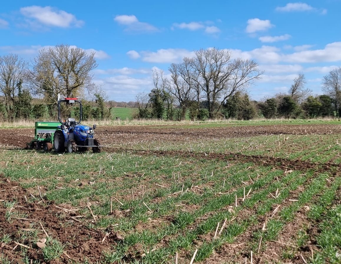 FreeHectare's tweet photo. Barley being #autonomously drilled next to Wheat, Beans will fill in the final gaps @HarperAdamsUni.
#MultiCrop #biodiversity #Sustainability #RobotTractor https://t.co/vfYDbXG9uL
