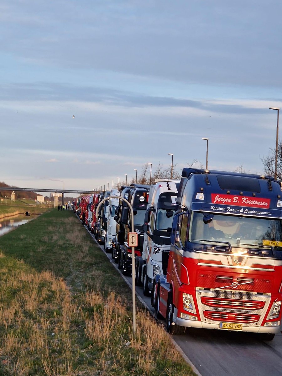 gittehertz42's tweet photo. @trafikhovedstad 🚛🚛💪💪💪 https://t.co/odnCyMF53o