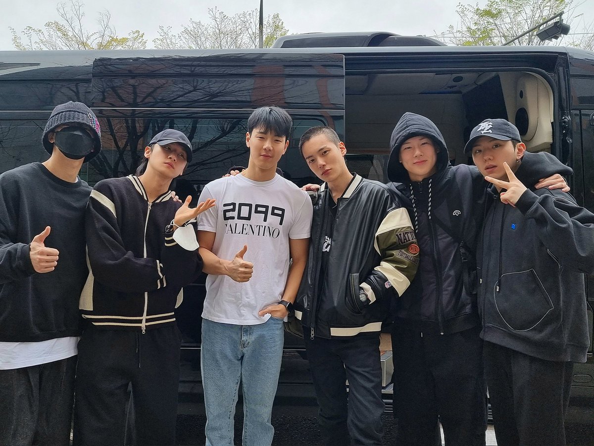 minyeokumm's tweet photo. 여기서 기다리고 있을게요 잘 갔다와  건강을 돌봐 ~ 사랑해 💙 https://t.co/tMFEKHYEUQ