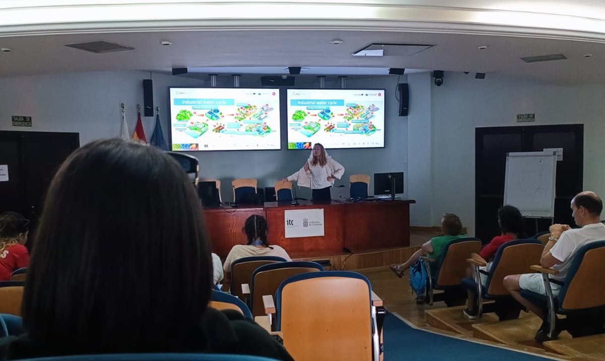 ITCCANARIAS's tweet photo. 💧🌿 El proyecto #MACCLIMA colabora con el proyecto #Erasmus+ ‘𝐹𝑟𝑜𝑚 𝐿𝑜𝑐𝑎𝑙 𝑡𝑜 𝐺𝑙𝑜𝑏𝑎𝑙’ para mostrar a jóvenes de 6 países formas innovadoras para la gestión y el uso sostenible de los recursos hídricos.
#EducaciónAmbiental #Sostenibilidad #InterregMAC https://t.co/XDQJZ9xgTg
