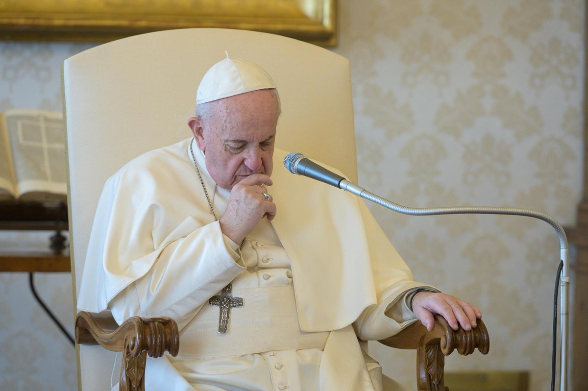 VaticanNews's tweet photo. Tuesday of Holy Week
Pope Francis' Gospel Reflections

Think also of the small Judas that each one of us has within at the hour of choice: between loyalty or interest. Each one of us has the ability to betray, to sell, to choose for one’s own interest.

https://t.co/2HBcCRBmyh https://t.co/kFwV2tDXcX