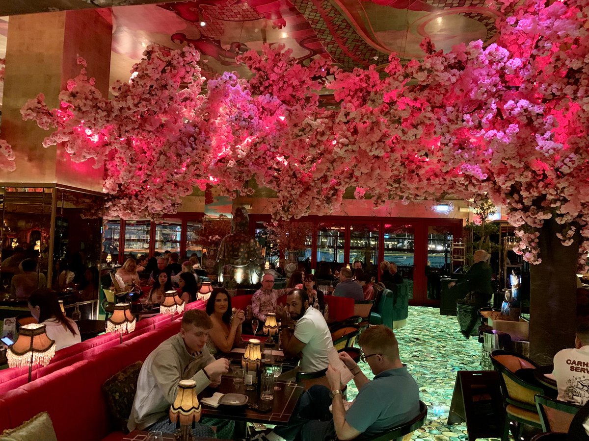 PaulPRSNTS's tweet photo. Fabulous night at The Ivy Asia Restaurant Cardiff celebrating Emily’s birthday 🥳 amazing food and hospitality..👏🥂
Outstanding service a must visit to this place guys..👌👏🔥👊
#happybirthday #birthdaygirl #theivyasia #cardiff #theivycollection https://t.co/lwS4IsD2eC