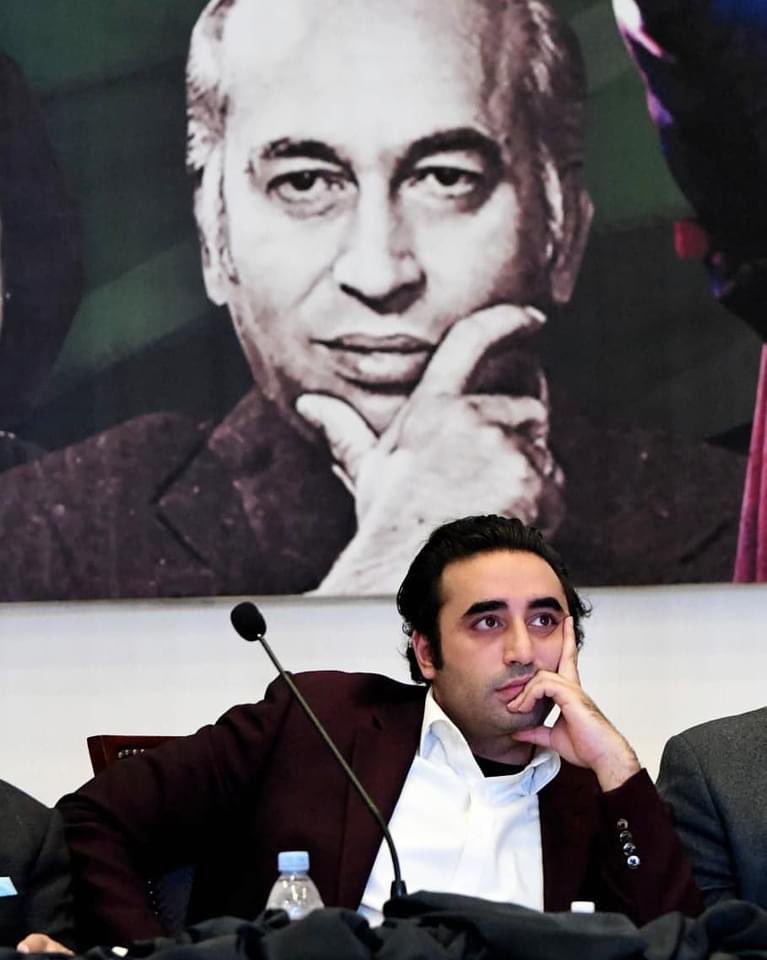 PresidentPPPDir's tweet photo. جس دھج سے کوئی مقتل میں گیا وہ شان سلامت رہتی ہے،
یہ جان تو آنی جانی ہے اس جان کی تو کوئی بات نہیں-#SalamBhutto https://t.co/jEYaOAcdMt