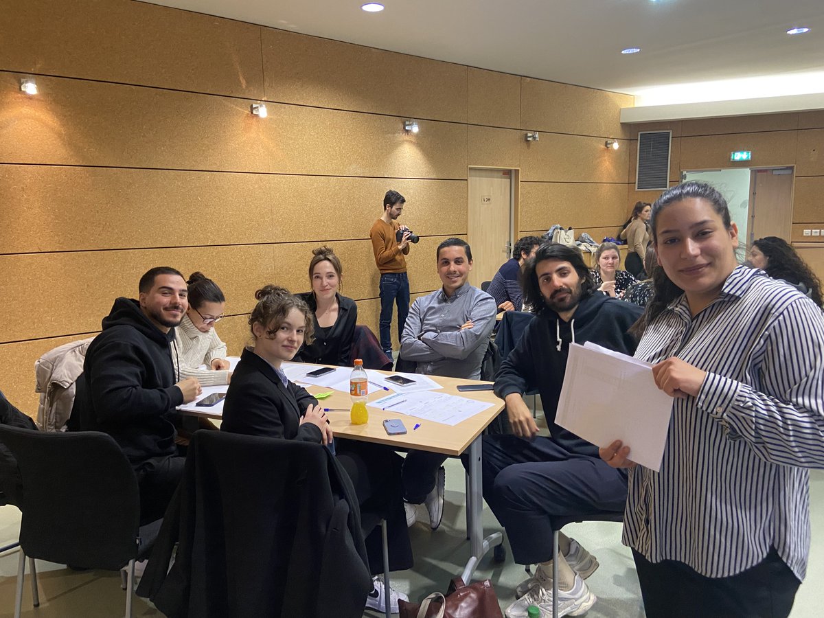 ISM_IAE's tweet photo. [ STARTUP GAMES 💭]

>> Voici un retour en images sur les Startup games du 30 mars. Les étudiants ont eu l'opportunité de créer et simuler leur propre startup sur le thème de la santé💊 

@uvsq @Matrice_io 

#entrepreneuriat #uvsq #ismiae #startupgame #startup https://t.co/mRLN6Vcqev
