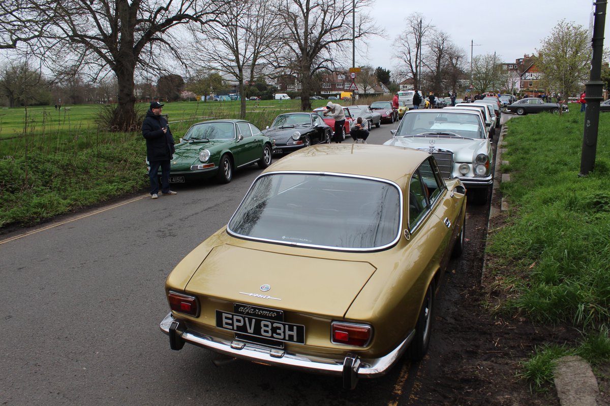 OctaneJames's tweet photo. Italians always seem to dominate at the #southsidehustle. Here's just a handful from Sunday.

#Wimbledoncommon #wackyracerscoffeeclub #londonclassics #classiccars #theyremeanttobedriven https://t.co/eKJIw4UkyC