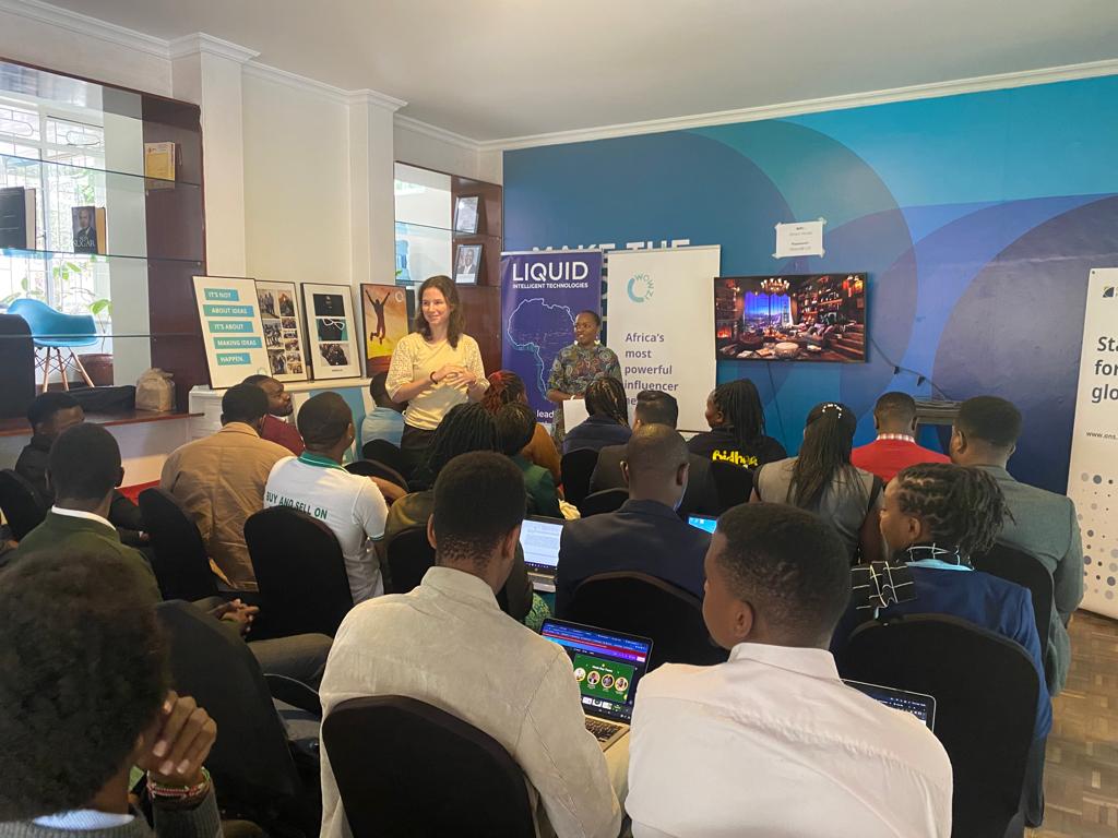 WowziTheWorld's tweet photo. Cropaylytics Kenya kicks off the pitch session with an innovative proposal - developing a data warehouse to aggregate granular data for modeling and monetization by selling to firms like insurance and banks.
#FoodSecurityKe
#HackForFoodKe https://t.co/VCChPnuEym