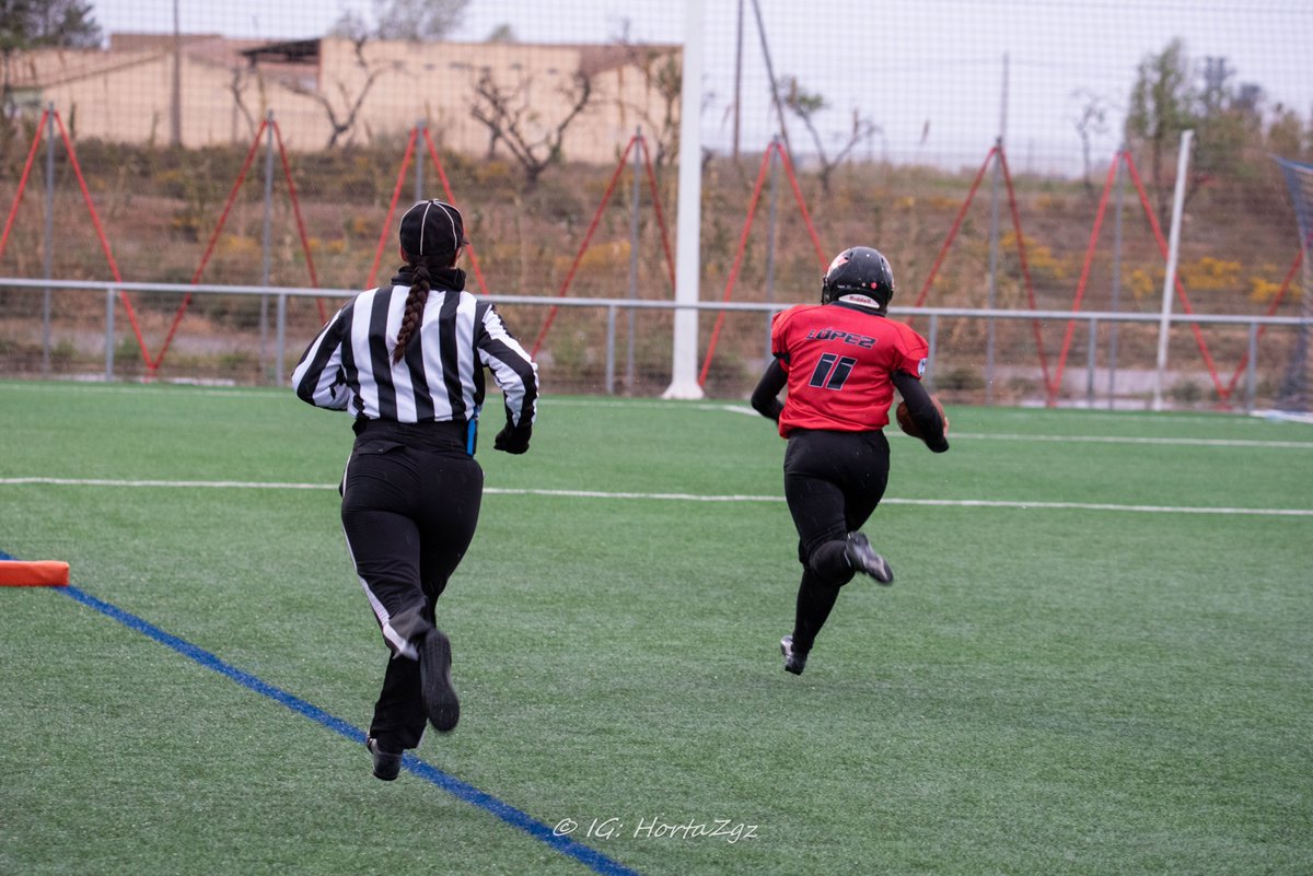 SparrowsZgz's tweet photo. Algunas fotos del pasado 1 de abril, donde disputamos  nuestro último partido de la LAFAF contra @mercenarioszgz 
Gracias a @HortaZgz por sus fotos. Podéis ver más en nuestra página de Facebook e Instagram. https://t.co/Dvlb6svuKH