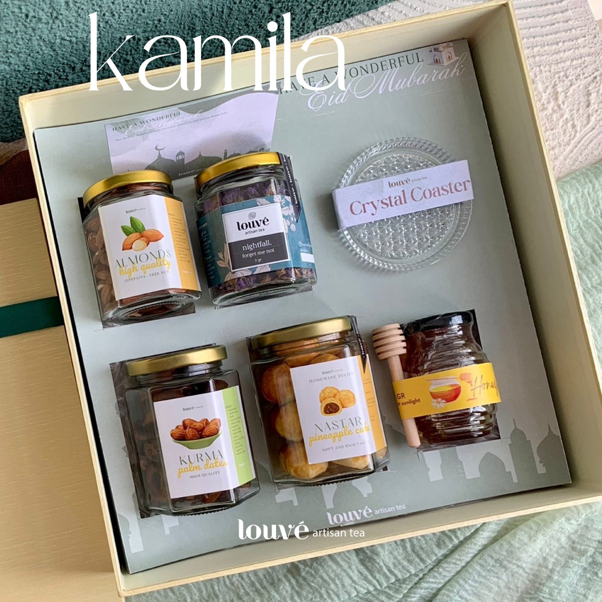untukmuai's tweet photo. Lebaran tinggal beberapa hari lagi, kami tahu betapa pentingnya menentukan ide hampers yang sempurna untuk menyambut lebaran. Dewi siap membantu kamu! Ini adalah beberapa ide Hampers yang disiapkan secara personal oleh Dewi AI Assistant kami. #untukmuai #thefutureofgifting https://t.co/lnKme4pehn