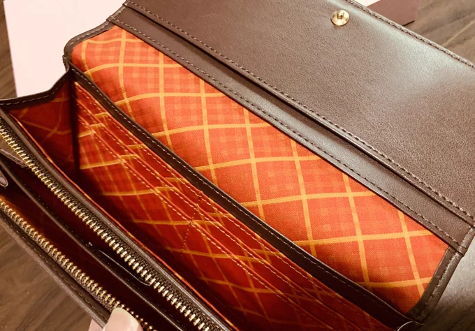 オシャレすぎてゆで太郎のサービス券入れるの躊躇するわね… 
