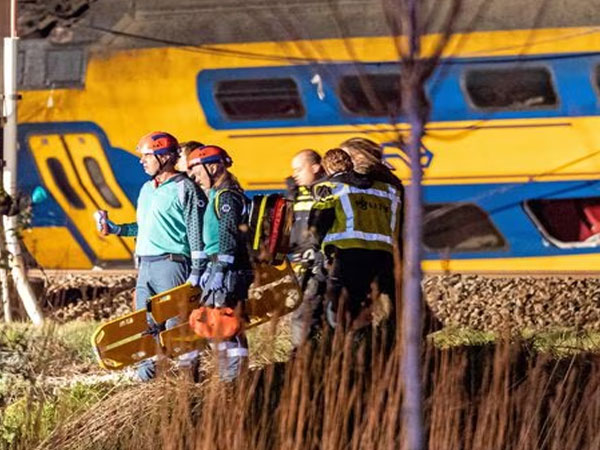 ani_digital's tweet photo. Train derails in Netherlands, casualties reported

Read @ANI Story | https://t.co/1zp767Pz5t
#Train #Netherlands #deraillement https://t.co/MyrVSr5h93