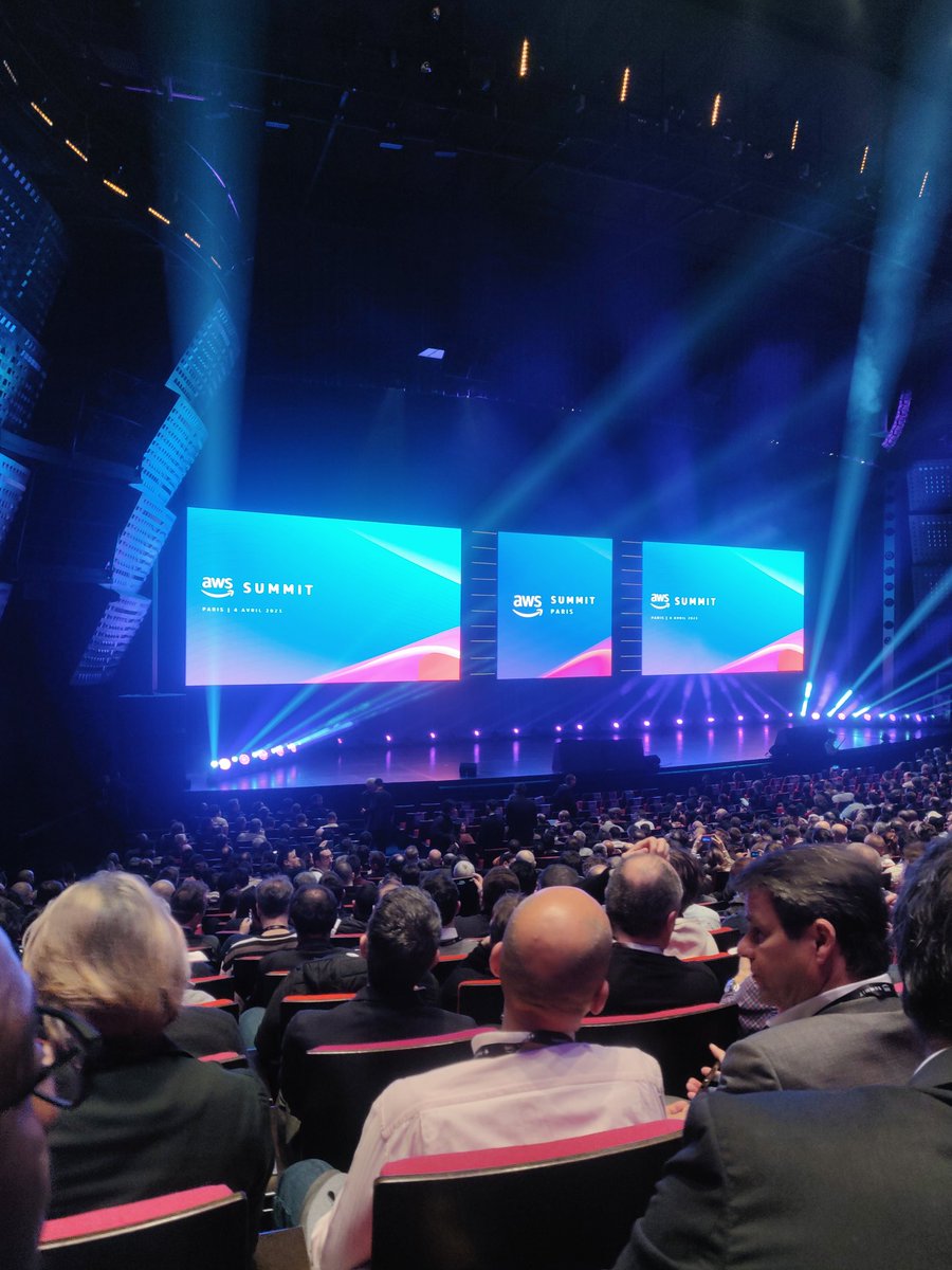 majdibo_'s tweet photo. I'm in #AWSSummitParis we can meet there guys ! https://t.co/lB1vZ0MKkT