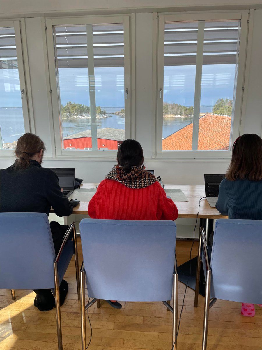 Total silence and solice here on Askö in the archipelago near Stockholm. A perfect place to have our @AcesSthlmUni PhD writing retreat this week! @ostersjocentrum @Stockholm_Uni