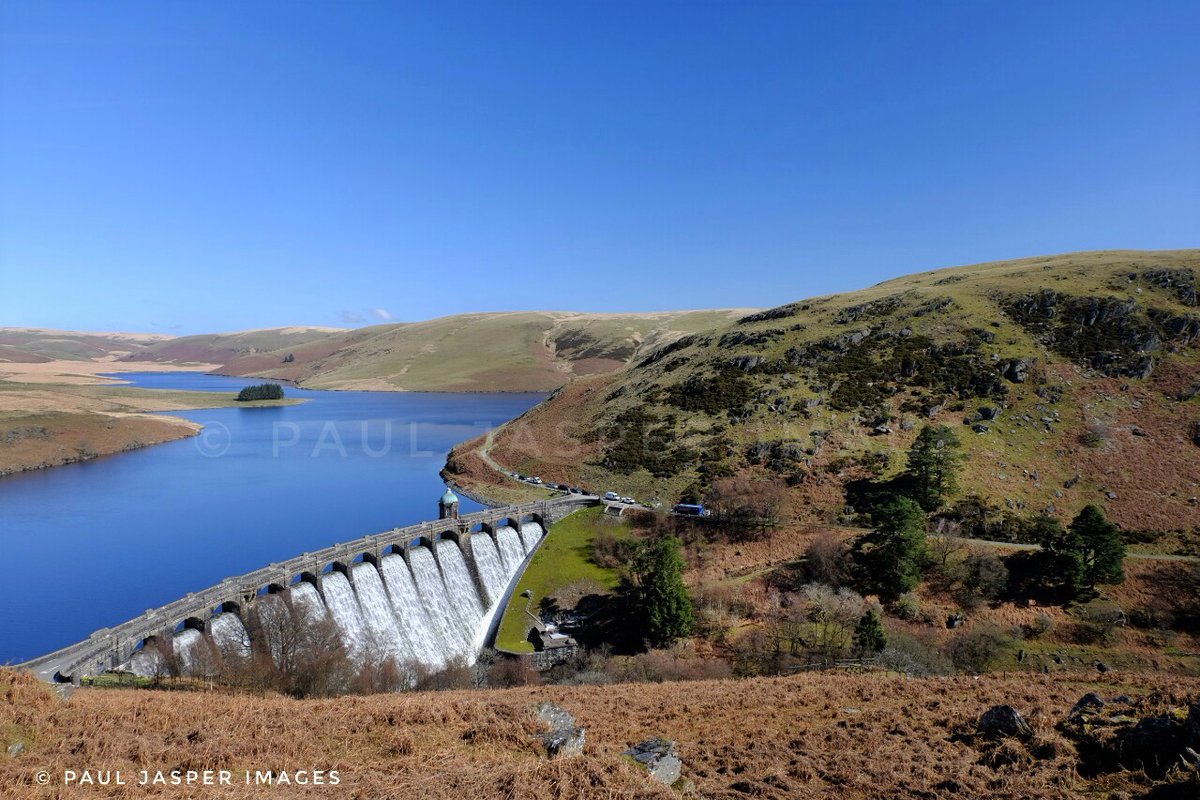 jaspersimages's tweet image. Craig Goch dam and daffs really in full flow now ! Passing through #elanvalley yesterday. Non stop sunshine over Craig Goch dam and a quick coffee as Nant Dolfolau flows by @ThePhotoHour @StormHour @ItsYourWales @Ruth_ITV @xSorchaLewisx @StormHourMark @WelshCountry @Ameliaaber