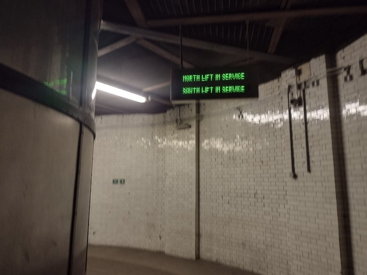 Greenwich Foot Tunnel Lift tweet media