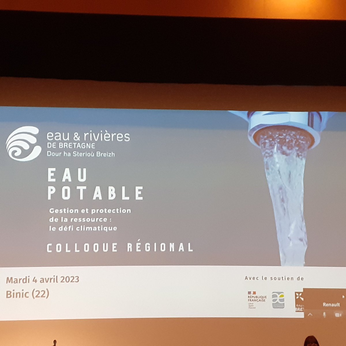 GuyonvarchC's tweet photo. En direct de #binic dans le #goelo, pour représenter le groupe @Breizhagleiz du Conseil de la @regionbretagne au colloque de @Eauetrivieres "Eau potable, gestion et protection de la ressource: le défi climatique". Ouverture par le président de l'association @alainbonnec https://t.co/sfclnkQWg8