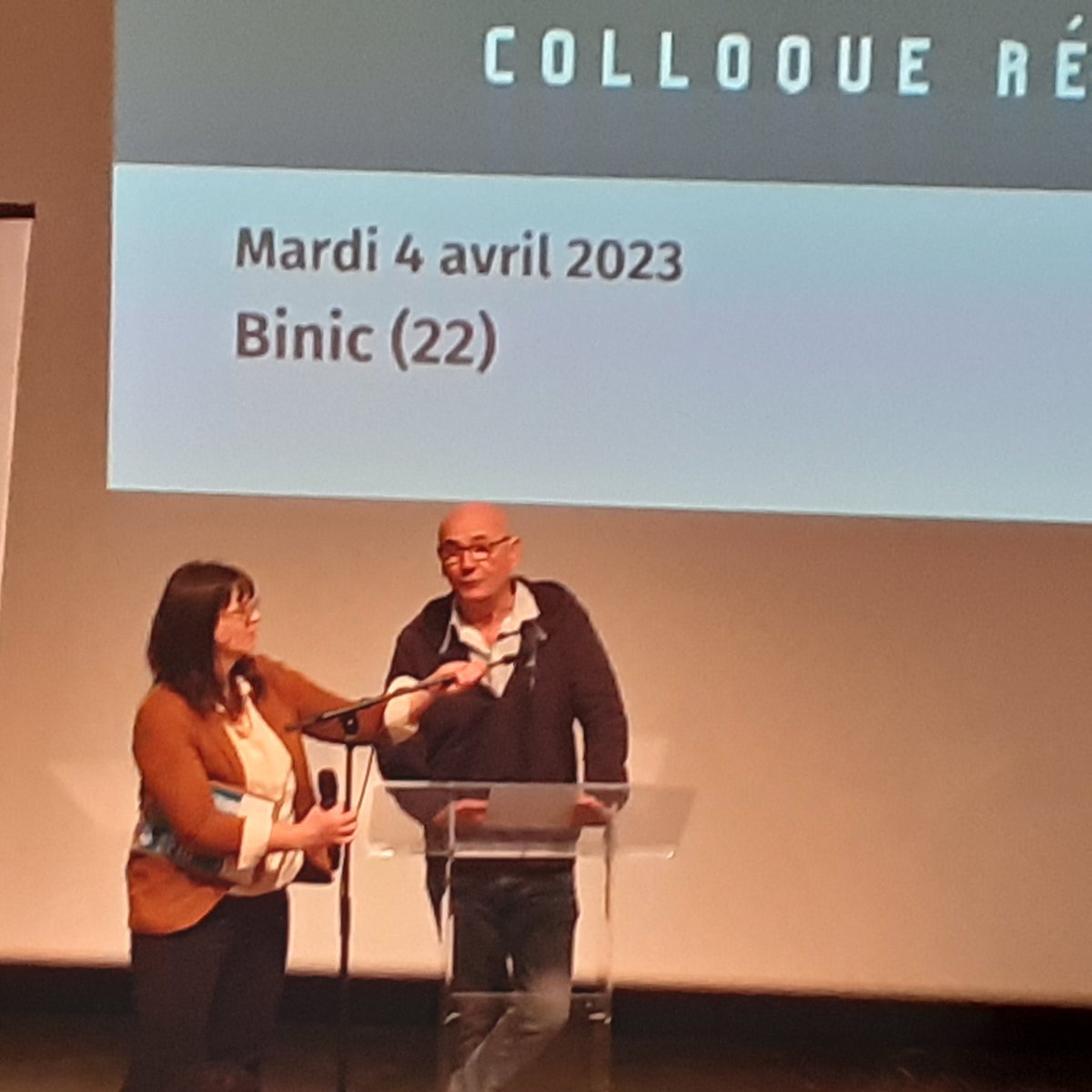 GuyonvarchC's tweet photo. En direct de #binic dans le #goelo, pour représenter le groupe @Breizhagleiz du Conseil de la @regionbretagne au colloque de @Eauetrivieres "Eau potable, gestion et protection de la ressource: le défi climatique". Ouverture par le président de l'association @alainbonnec https://t.co/sfclnkQWg8