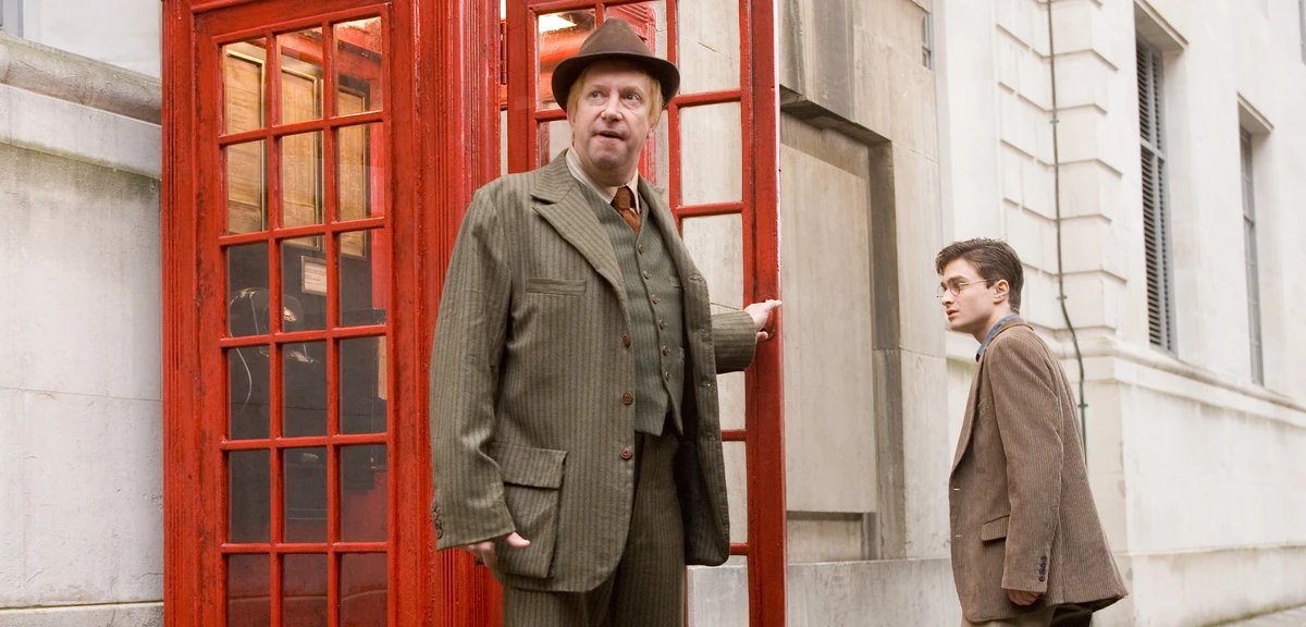 Inextrix's tweet photo. WHAT, #Harrypotter remake?
Okay, but just a random thought😜,
Will they replace this telephone with #VoIP🤔?
"Harry Potter"
#Harrypotter #Harrypotterremake #Harrypotterreboot #VoIPdevelopment #asterisk #VoIPcalls #VoIPbusiness @HBO https://t.co/YRdcQQHgox