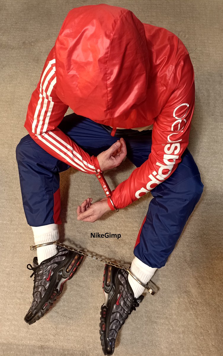 NikeGimp's tweet photo. The colour of the day: red/blue
#handcuffs #speedcuffs #tch_handcuffs #nikeairmaxplus #niketn #niketracksuit https://t.co/pmPfWaghtU