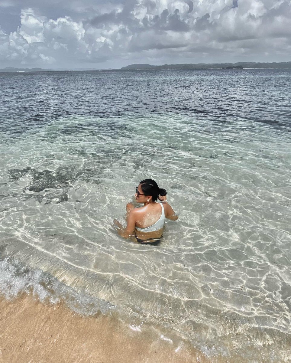 AmitStephanie's tweet photo. the island pt.1 https://t.co/mbQ9SqU4MR