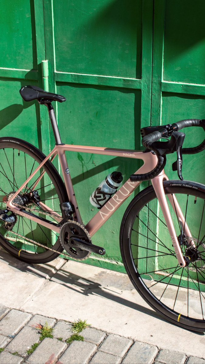 sanferbike's tweet photo. ♥️❤️🧡 Nueva AURUM MAGMA Dolomite Pink con montaje a la carta. Elige framekit, color del cuadro y de los logos, grupo, ruedas y kit de componentes y haz de tu AURUM una bici realmente única 😍
#aurumbikes #bornfromexperience #customcycles #sanferbike #passionforcycling #ciclismo https://t.co/bq4KkAphB0