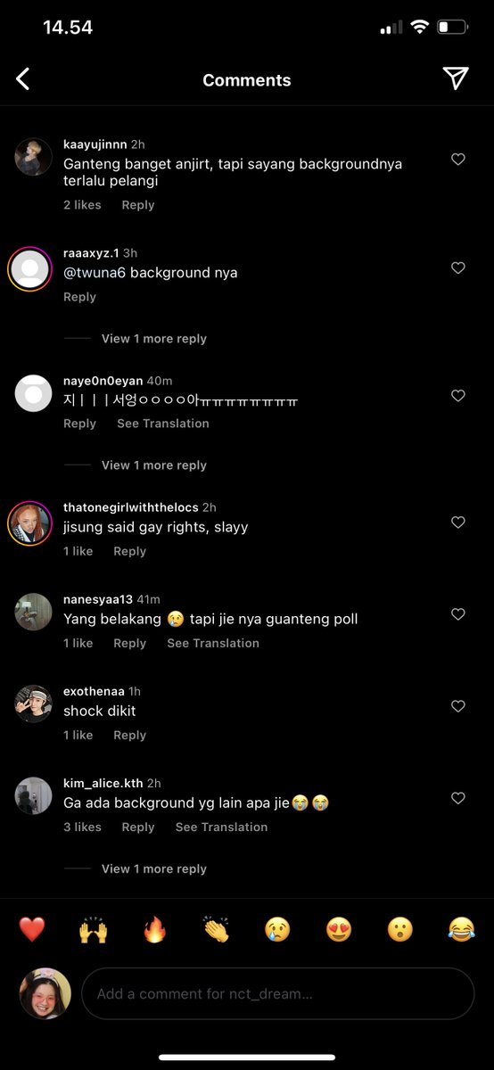 collectjsuh's tweet photo. malu ah, norak. kalau gasuka tinggal skip, mau lagi puasa kek mau dosa kek mau apa terserah, he isnt responsible of you. tinggal scroll aja ko repot? https://t.co/bFLitWjz3R