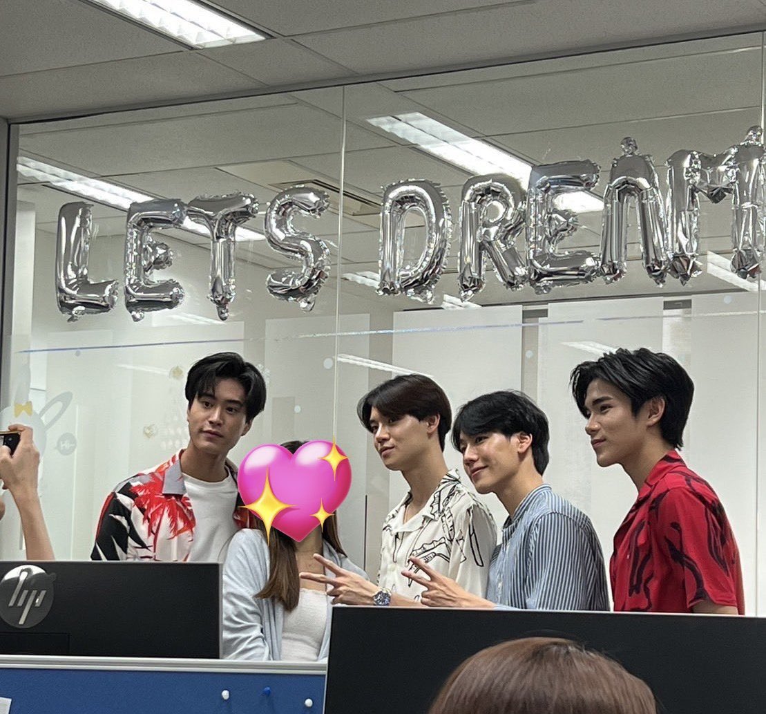 gemgemgemini_'s tweet photo. Ultimate win for @hys_tay all old my biases with new biases 😭
#GeminiFourth #YINWAR #TayNew https://t.co/wWNqFNoJTr