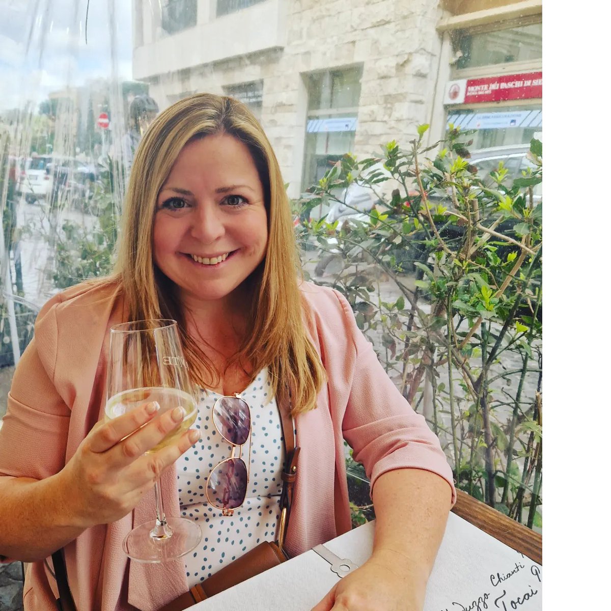 Cher Standing tweet media