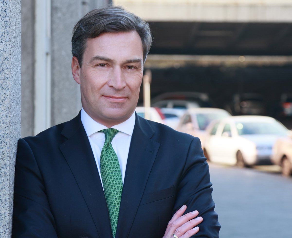 Zum 1. Mai wird Dr. Holger Krimmer neuer Bundesgeschäftsführer des Deutschen #Bibliotheksverbandes! Er tritt die Nachfolge von Barbara Schleihagen an, die zum 31. Mai 2023 in den Ruhestand geht. 
Wir freuen uns auf die Zusammenarbeit! 
Aktuelle PM👉bit.ly/3Kbcb9p