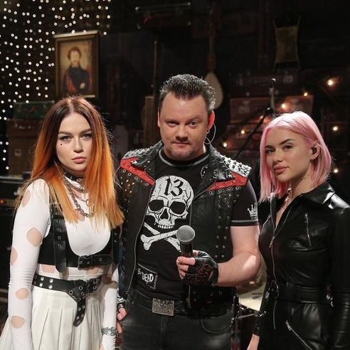 Ghostofraven's tweet photo. #корольишут

Фанаты КиШ: Как можно шипперить двух лучших друзей? 

Песня кис кис "подруга": *Просто существует*
Князь: https://t.co/GbLIoFtWyf