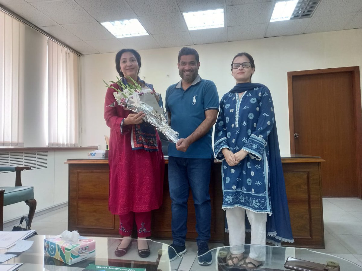 itacecorg's tweet photo. Today, the ITA team headed by Waqas Bajwa met with Ms. Wajiha Akram and welcomed her as the Ambassador for Girl's Education. The team also discussed the way forward to promote girl's education in Pakistan through reliable assessment reports like #ASER https://t.co/B2taL31sDU