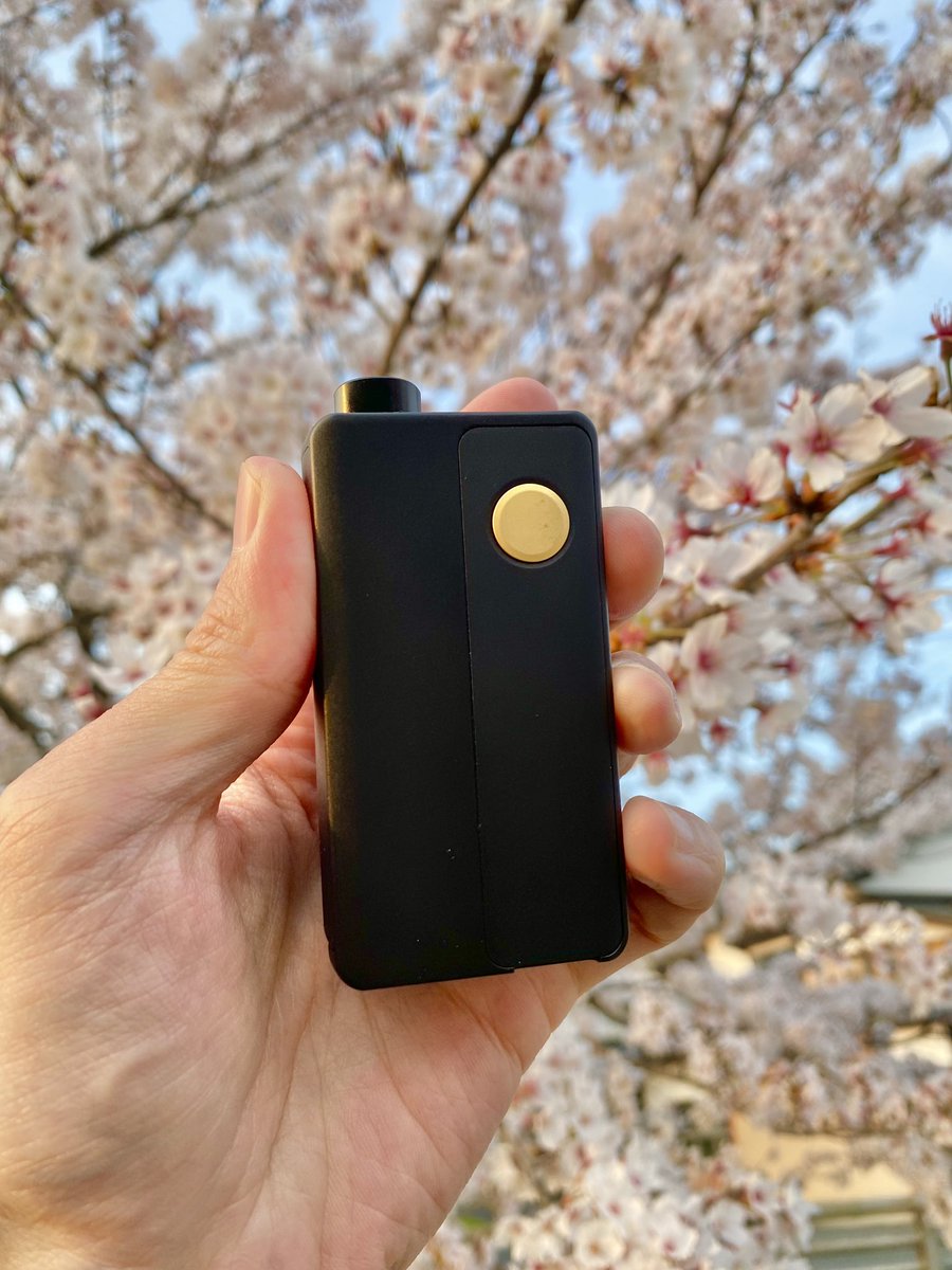 vapeoji's tweet photo. Stubbyタンクで味わうピンクパンサーうまし☁️
チェーンスモークしててもなかなかイガらないのもいい。
#stubbyaio
#drvapes https://t.co/FNYERUK0Sm