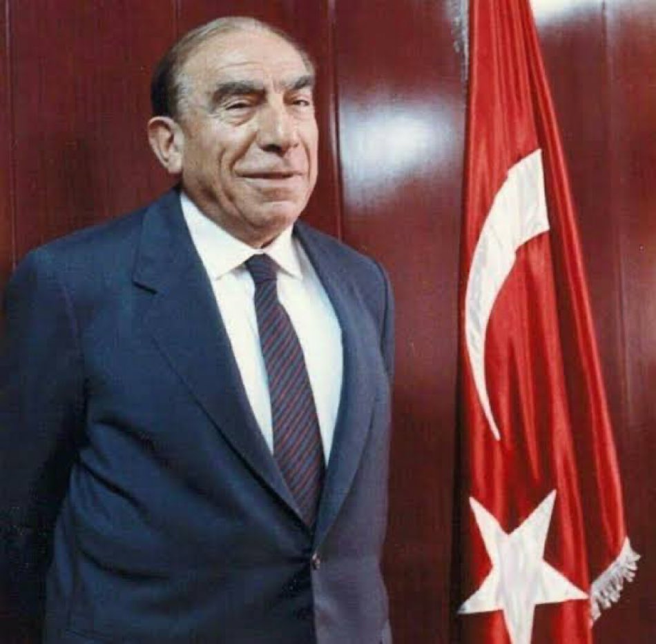hakki_alkan's tweet image. Ömrünü Türk dünyasının birleşmesi için adamış bir lider olan Alparslan Türkeş&apos;i, vefat yıl dönümünde rahmetle ve sevgiyle anıyorum. Başta Türk Devletleri Teşkilatı olmak üzere, atılan son adımları görseydi, gurur duyardı diye tahmin ediyorum. Mekanı cennet olsun 🇹🇷