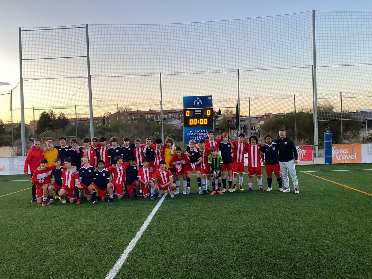 derek_willis's tweet photo. Great first full day in Spain for @KYYouthSoccer ODP with @SportsbyWS!  Sight seeing in Barcelona today. https://t.co/4rNtX99uLq