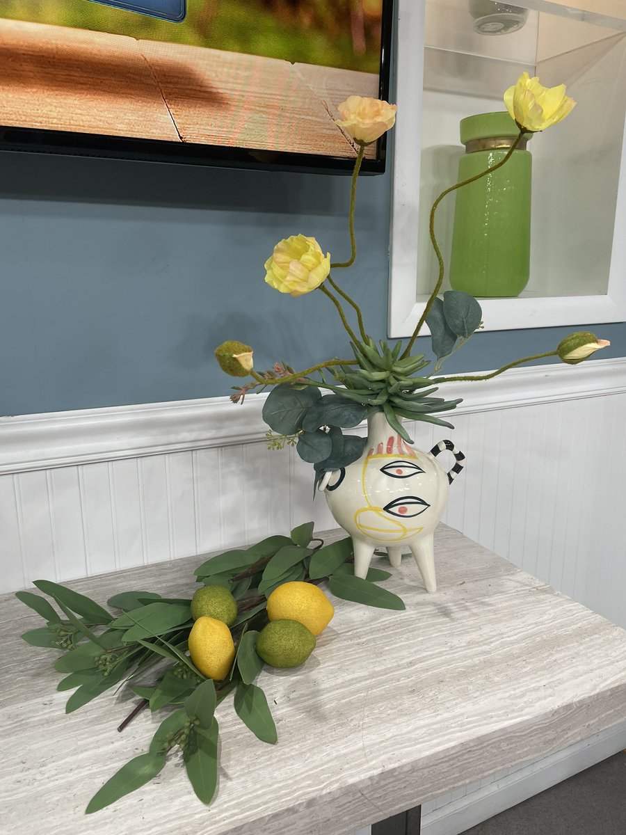 hrsWAVY's tweet photo. Spring has sprung at HRS! Shout out to our friends at Shore Gallery &amp; Design! https://t.co/xRkZlc3rYI