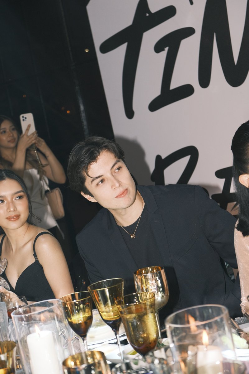 LAAGUINALDO's tweet photo. makuha ka sa tingin https://t.co/yxWCbibJ83