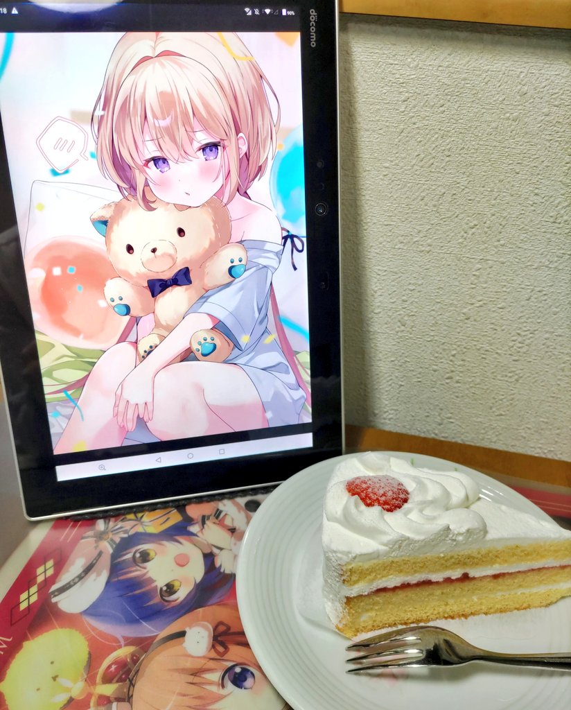 Shlr0_kuma's tweet image. 海老原べにこ先生の｢ほっぺがもちもちな妹ちゃん｣1周年＆妹ちゃん誕生日ということでケーキと共に撮ってみました！
べにこ先生のイラストは神がかってるから全人類に見て欲しい！
#海老原べにこ
#海老原べにこはいいぞ