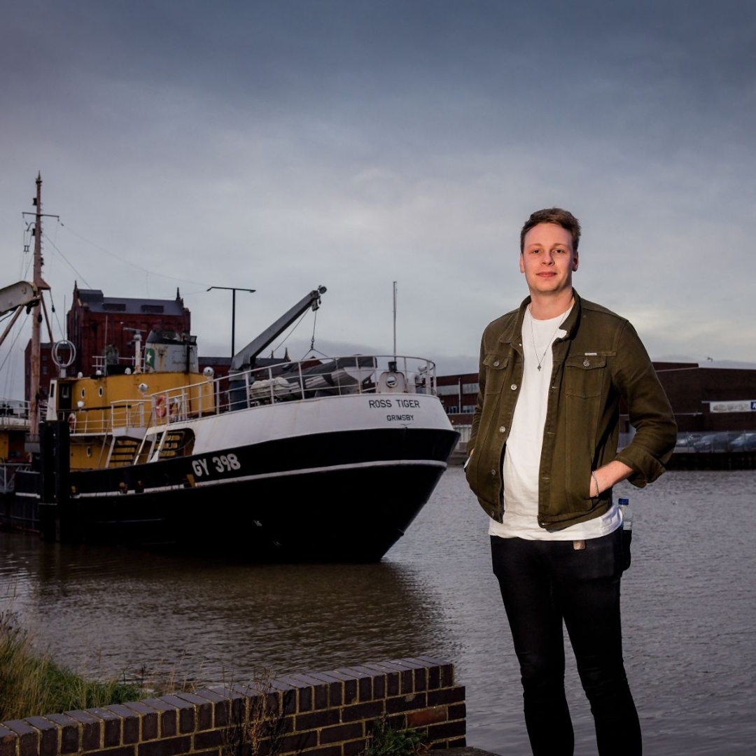Director <a href="/JackSpringFilm/">Jack Spring</a> with the historic <a href="/RossTigerGY/">MFV ROSS TIGER</a>, one of our #Grimsby locations in #ThreeDayMillionaire - now re-opened to visitors.

yorkshirepost.co.uk/heritage-and-r…

#ShushFilms #Film #Movies <a href="/GrimsbyFishing/">GRIMSBY FISHING HERITAGE CENTRE</a>