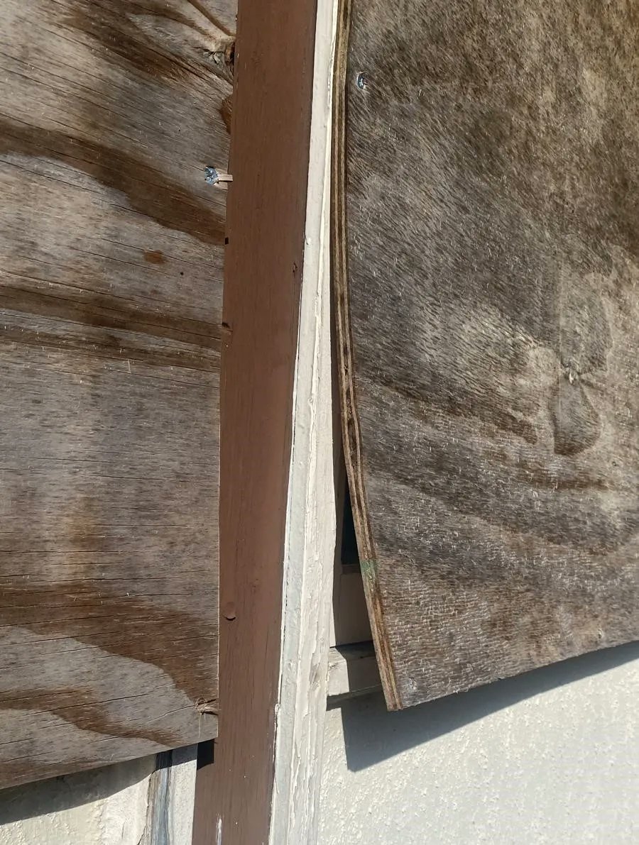 Don't ALLOW burgular Bill to remind you that,
Hoarding and Boards do require maintence.
Contact Sparta Security and see how we can help you.
buff.ly/3jb3HAe
operations@thespartagroup.co.uk